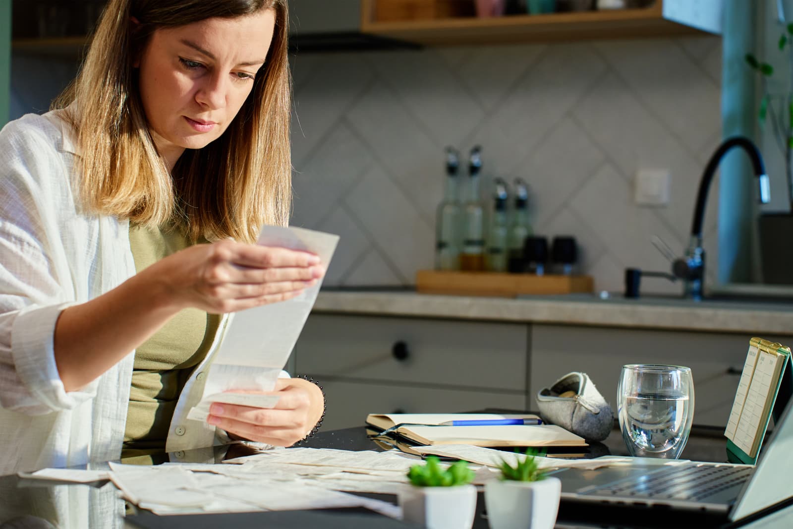 https://www.frizzlife.com/blogs/guide/direct-connect-vs-dedicated-faucet-under-sink-water-filters